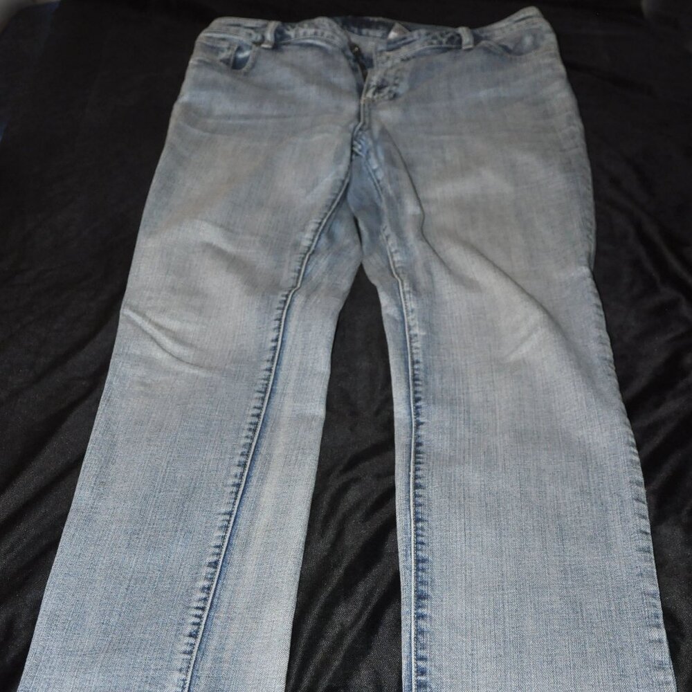 Chico's Ultimate Fit Slim Jeans, size 1.5 short